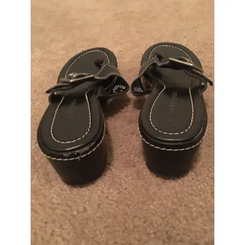 Apostrophe Women's Slip On Flip Flops Sandals Size 7.5 Black