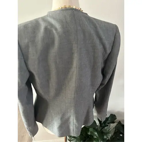 Tahari  gray blazer fancy classy work blazer size 4p