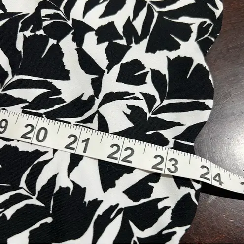 J.Crew Black & White Floral Sleeveless Top Size S Scalloped Hem Overlapped Back Black