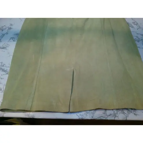Terry Lewis Casual Luxuries Green Suede Leather Skirt Size 16 NWT