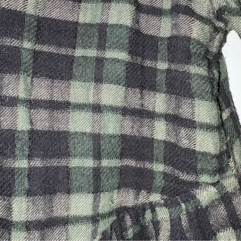 Holding Horses Anthropologie  green plaid tie front ruffle peplum top size medium