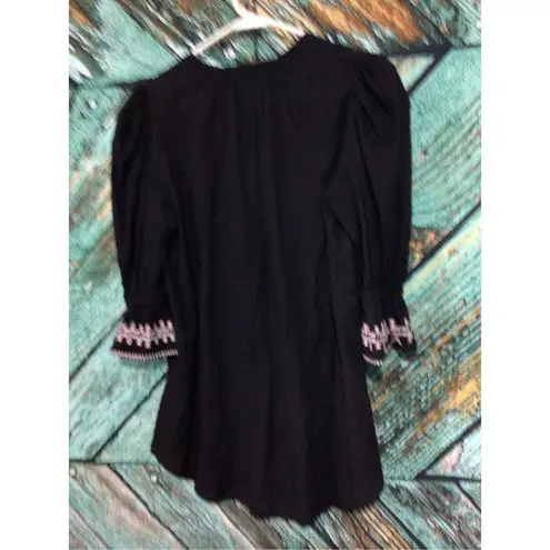 Esley NWT  Bohemian Boho Top Black With White Embroidery Size Small