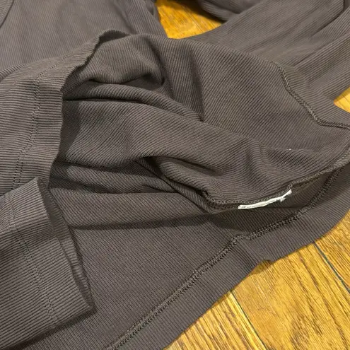 Vuori Long Sleeve Pose Scoop Tee sangria gray colorway ribbed no size tag