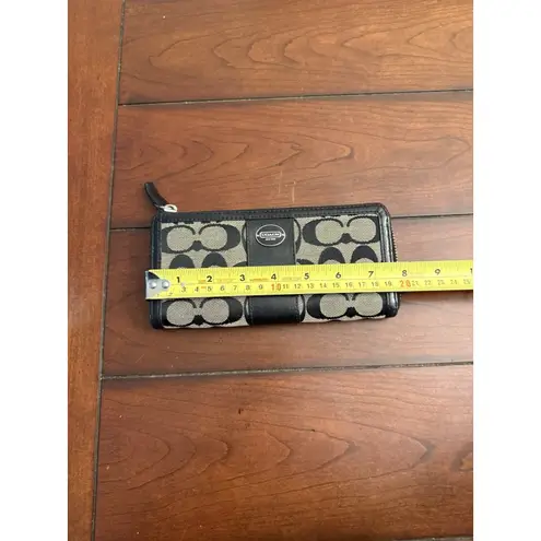 Coach  Signature Stripe Black Zip Top Wristlet‎ Wallet