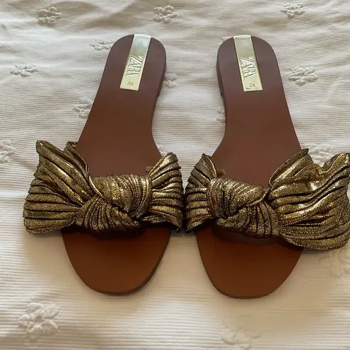 ZARA  gold knotted slides / bow detail size 39 sandals