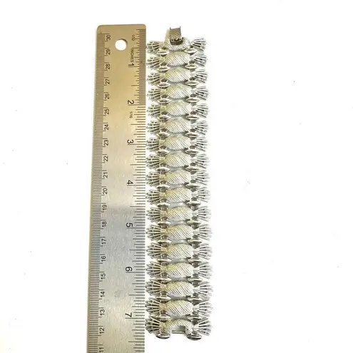 Sarah Coventry silver tone vintage pineapple bracelet in original box