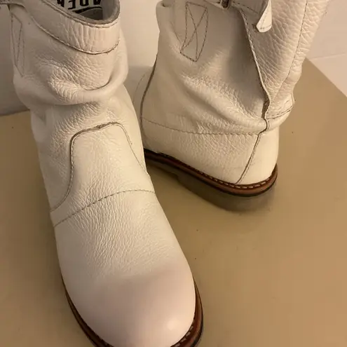 Bikkembergs women white leather biker Moto Boots with Buckle size 6.5