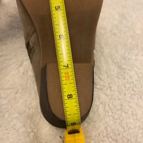 Jessica cline Baylee Booties Womens 7W Beige Side Zip Block Heel