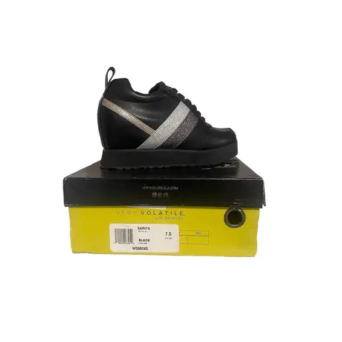 Very Volatile New Leather Platform Sneakers. 7.5. LSHE158
