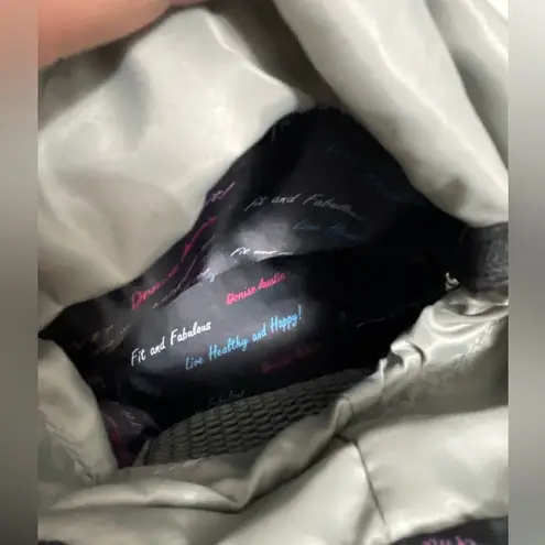 Denise Austin “Fit & Fabulous” Gray Mesh Crossbody(B29)