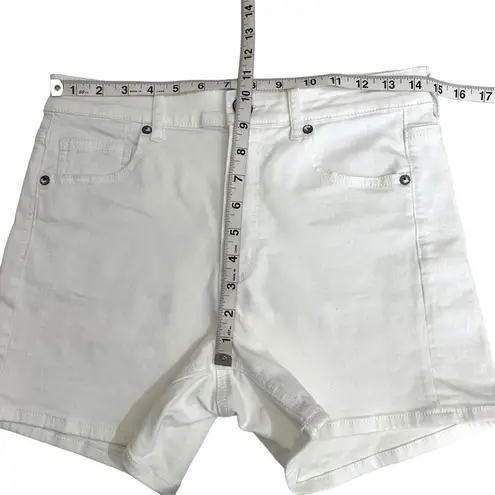 American Eagle  Super High Rise Shortie 8 White Denim