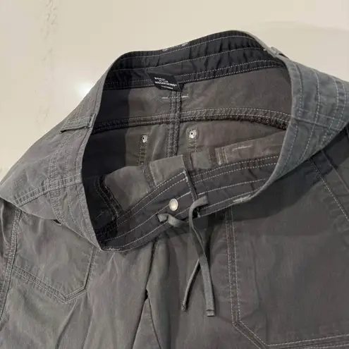 Kuhl Free Range Cargo Capri Utility Pants Womens 4 Gray Gorpcore Hiking Outdoors