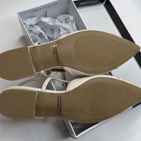 DV Dolce Vita Women’s Carson Bow Pointed