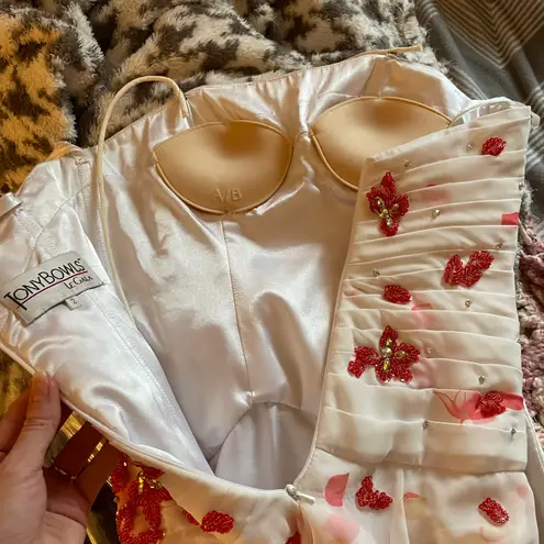 Floral chiffon beaded prom dress Red Size 2