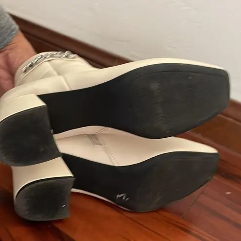 Unisa UNVERA2 cream chain bootie size 9