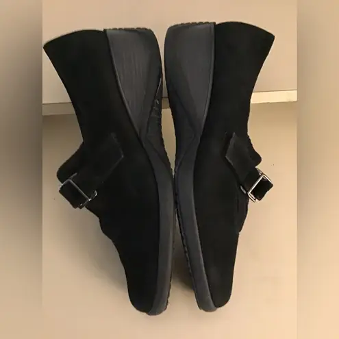 Aquatalia women black suede wedge shoes US 8