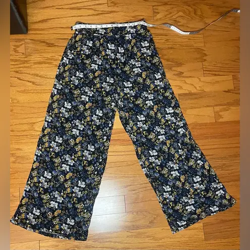 Max Studio Max- Black with floral‎ detailing Boho stretchy trousers leggings Size 10