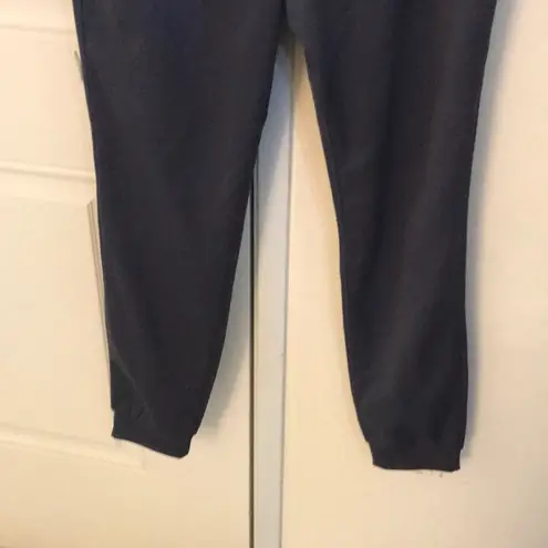 Xersion  grey jogger size XL love spell out new