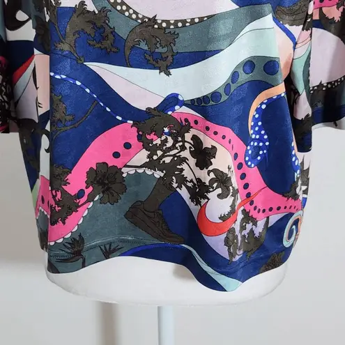  Colorful Print Short Sleeve Cropped Tee Size Medium Nike Icon Tee