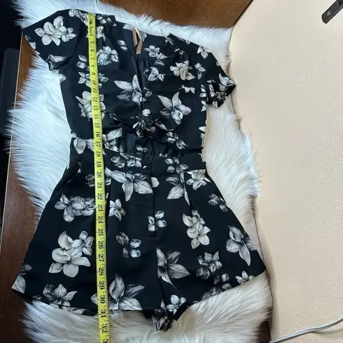 Ecru  Lab Floral Cutout Shirts Romper Size Medium - Image 11