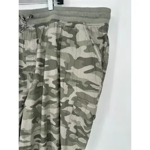Woman Within Plus Size 28W Convertible Length Cargo Pant Green Camo Pullon