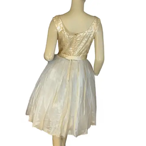 VINTAGE 1960’S CREAM SEQUINED FULL TULLE & SATIN SKIRT PARTY DRESS (S)
