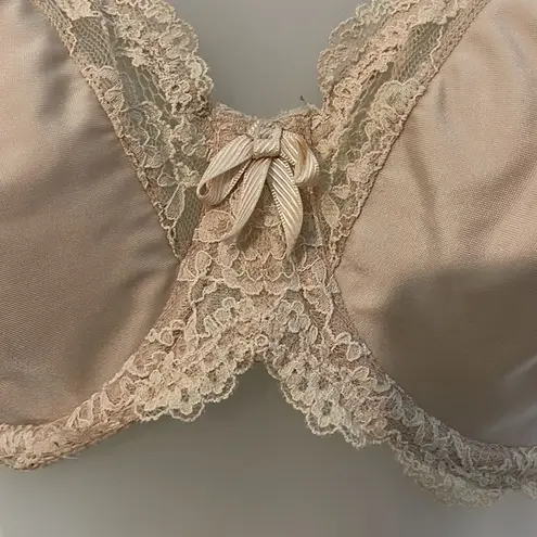 Wacoal Vintage 1990s Beige Underwire Bra Lace Trim 36D