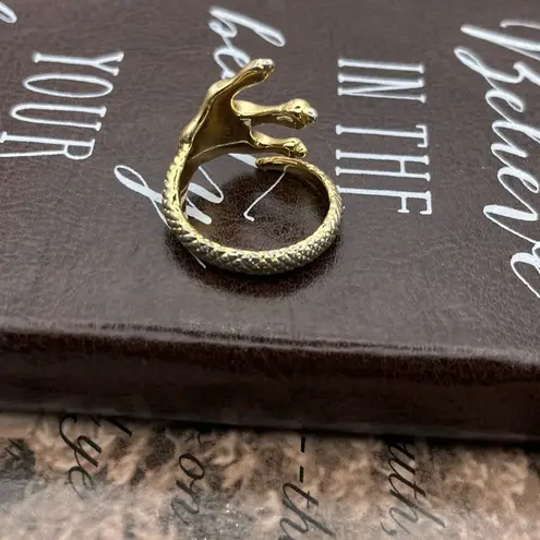 Vintage Gold Skeleton Hand Wrap Ring Gothic Halloween Punk Statement Size 7.5