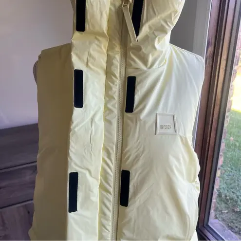 RAINS Loop Women's Insulated Waterproof Vest Size Large SKU#S2489 Yellow