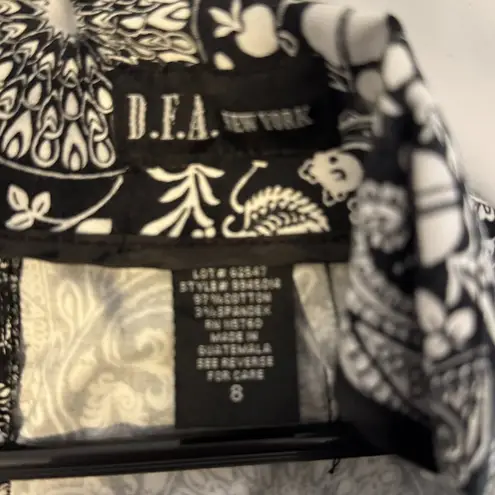 D.F.A. New York Black & White Paisley Floral Mini Skirt Size 8
