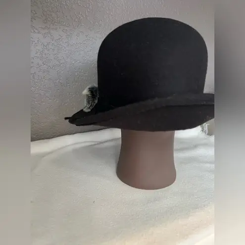 Black Sun Hat by Kai Di Wen Hao.