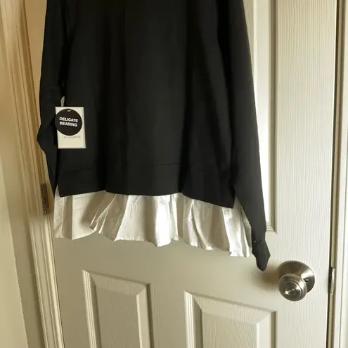 Calligraphie Woman’s Black Sweatshirt with White Hem size medium