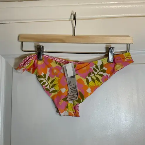 Billabong  Womens Bikini Bottoms NWT Size Medium 10 Multi Color Floral Reversable