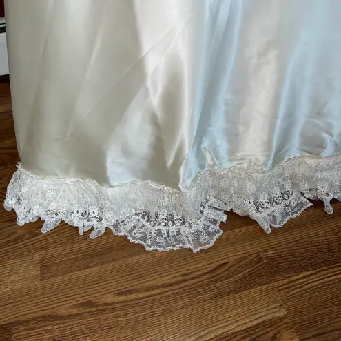 Fabulous Vintage 1970s/80s Ivory Satin Prairie Style Wedding Gown! Size 12