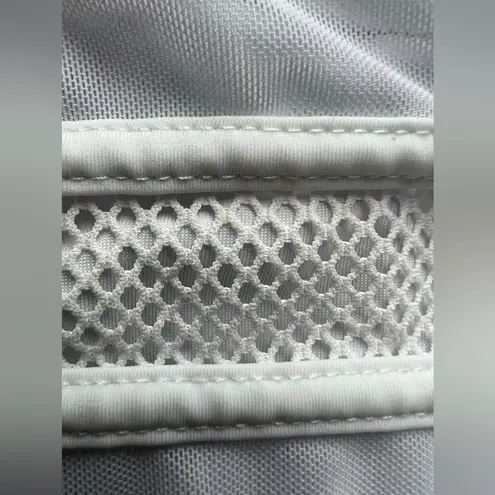 Women’s bathing suit high waist bottoms. Size: XL