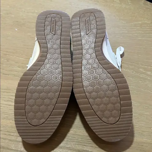 Tretorn Women's Hailey Jogger Sneaker
White Pink Size 11, NWT