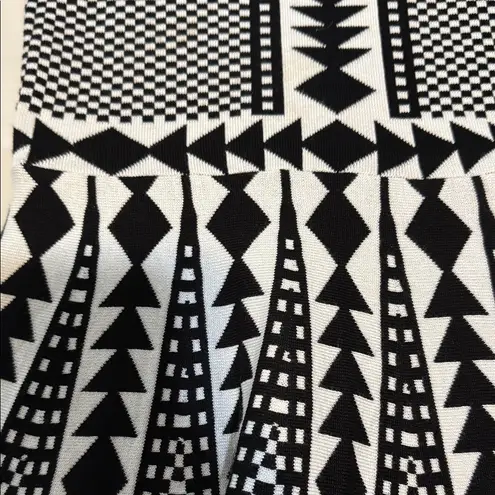 Nina Leonard Black and White Geometric Print Fit & Flare Sweater Dress NWT