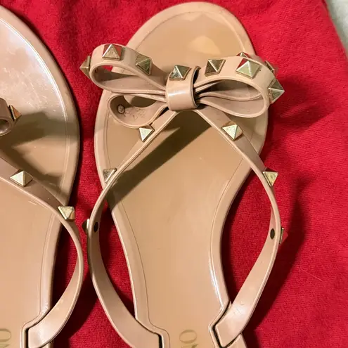 Valentino Garavani Rockstud Bow Jelly Thong Sandals Nude Studded Flat Designer