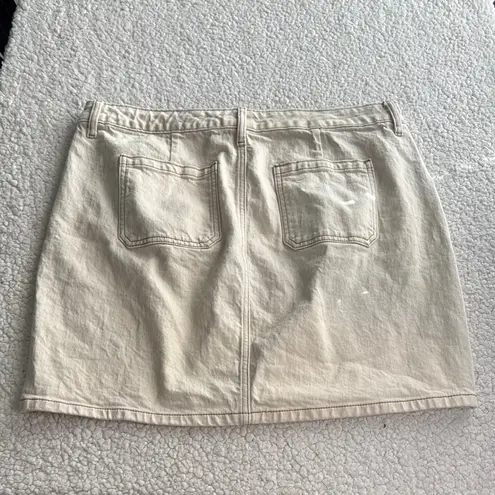 Torrid  Cream Button-Front Denim Skirt thumbnail 4