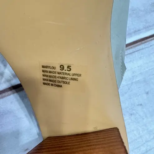 Yellow Box Marylou Light Gray Block Heel Mules Size 9.5 NEW