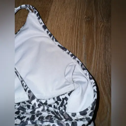 Balance Collection  Sports Bra - size S