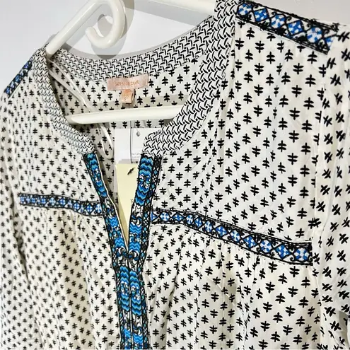 Skies Are Blue : Box 007: