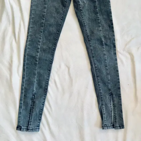 Boutique NEW Charcoal Slit Hem Skinnies