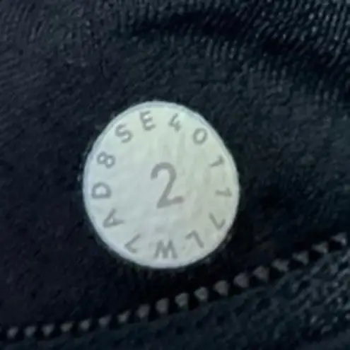 Lululemon Womens Black Eyelet Scalloped Pull On Activewear Running Shorts Size 2