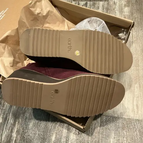 Women's Burgundy Suede Wedge Ankle Boots Size 8.5 Red