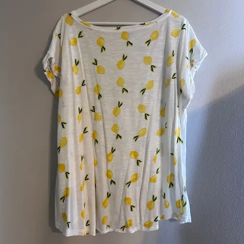C EST. 1946 Women’s Lemon Print T
