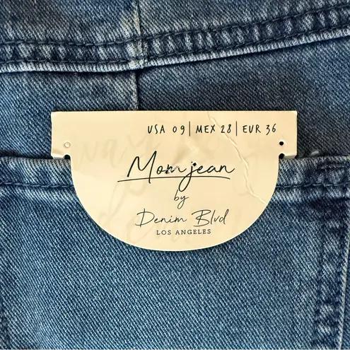 Denim Blvd . High Waisted Mom Jeans, Front Seam Detail, Junior’s Size 9