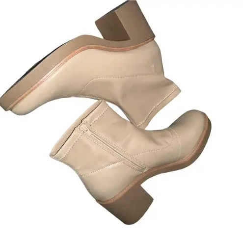 Life Stride NWT Remix Booties Color:Beige Faux Leather