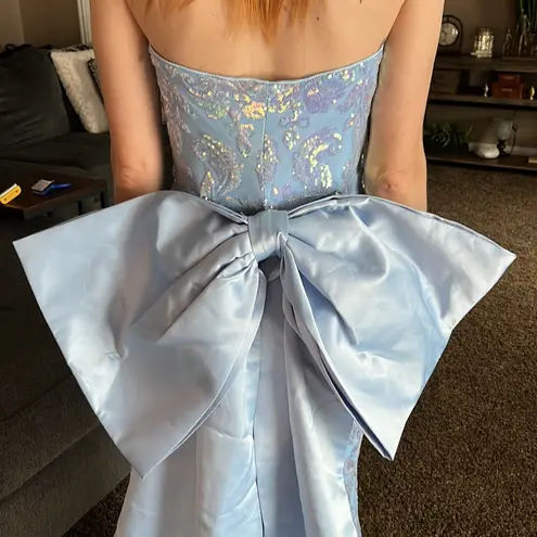 Faeriesty mermaid prom gown with detachable bow Blue