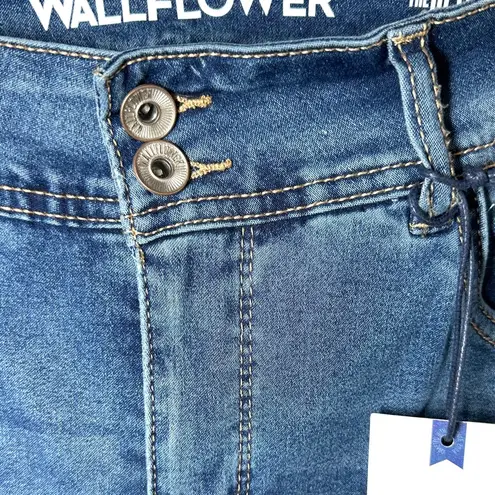Wallflower Ultra Fit Blue Jeans Women's 14W Regular Distressed Soft New